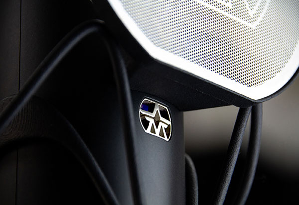 Aston Element detalle cuerpo en primer plano