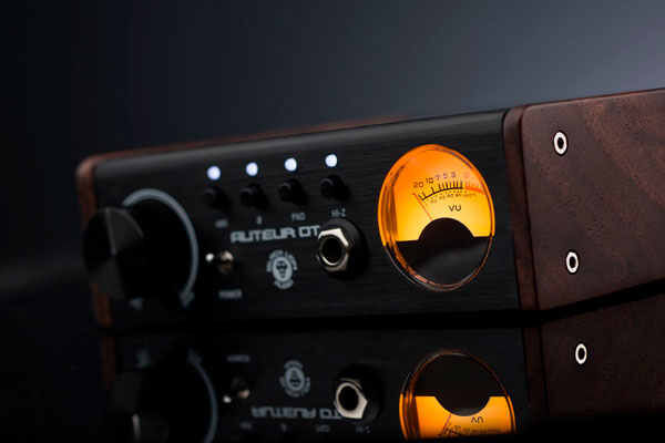 Black Lion Auteur DT vista lateral izquierda