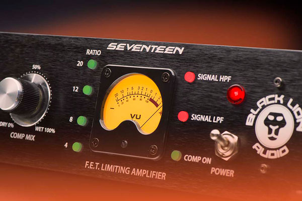 Black Lion Seventeen detalle vumetro en primer plano
