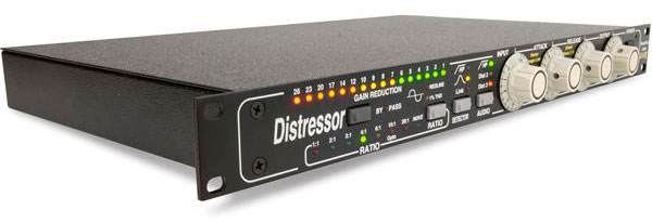 Empirical Labs EL8X Distressor vista diagonal derecha