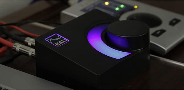 Kali Audio MV-BT vista en perspectiva