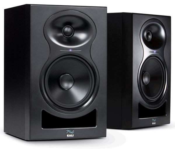 Par de Kali Audio LP-6 negros