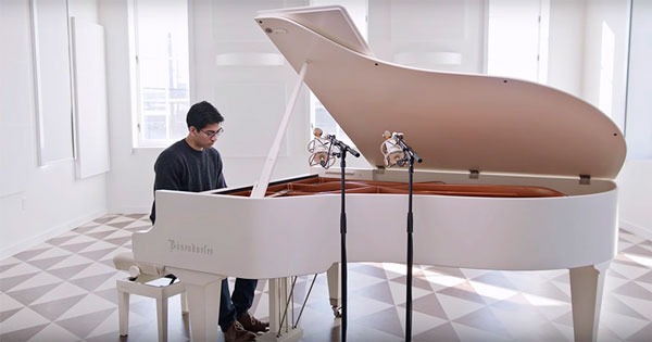 Guía para elegir mics - micrófonos catando el sonido de un piano