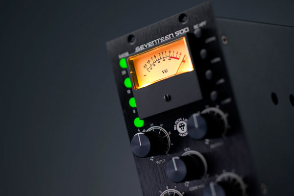 Black Lion Seventeen 500 vista en primer plano