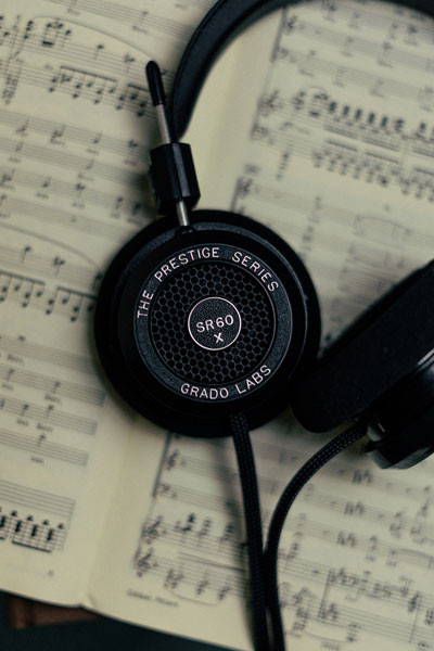 Grado SR60x sobre partitura