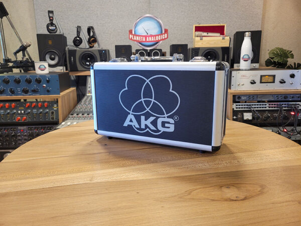 AKG C451B - Usado