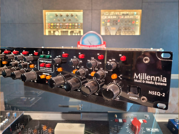 Millennia NSEQ-2 - Usado