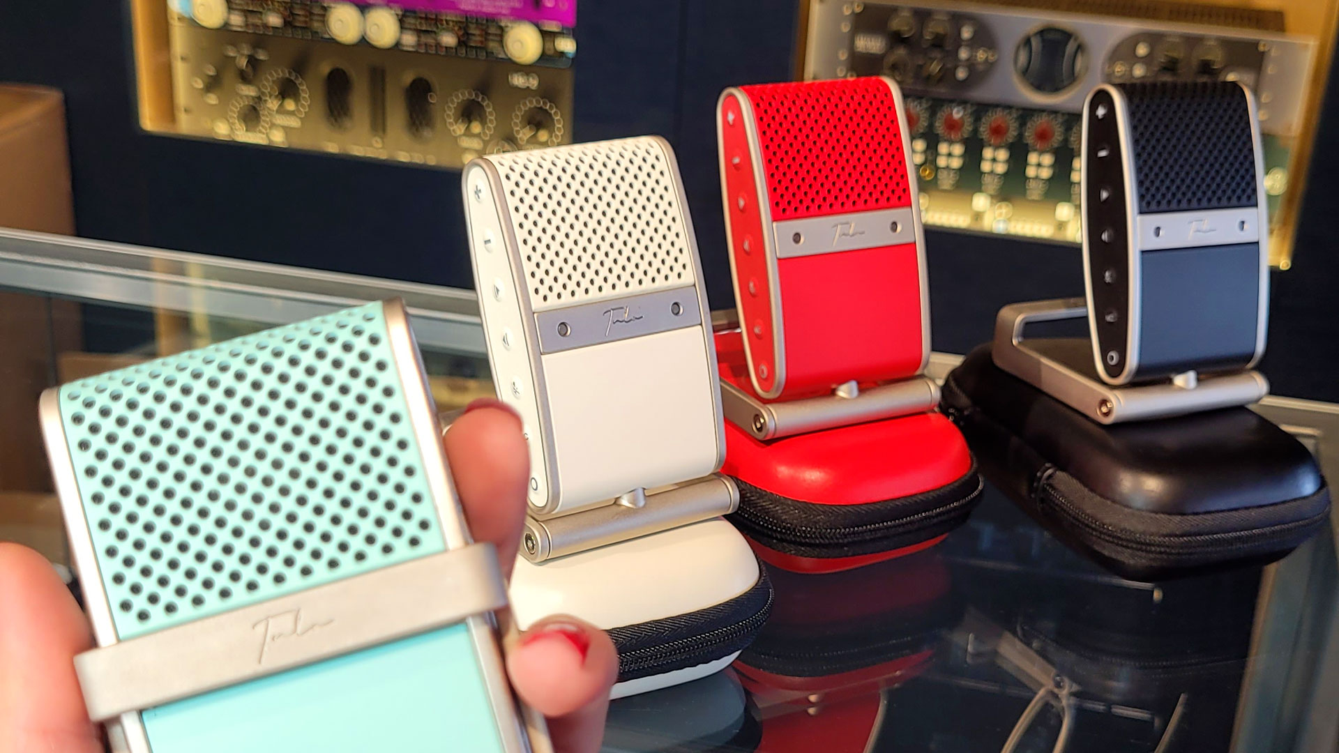 The Tula Mic en sus 4 versiones
