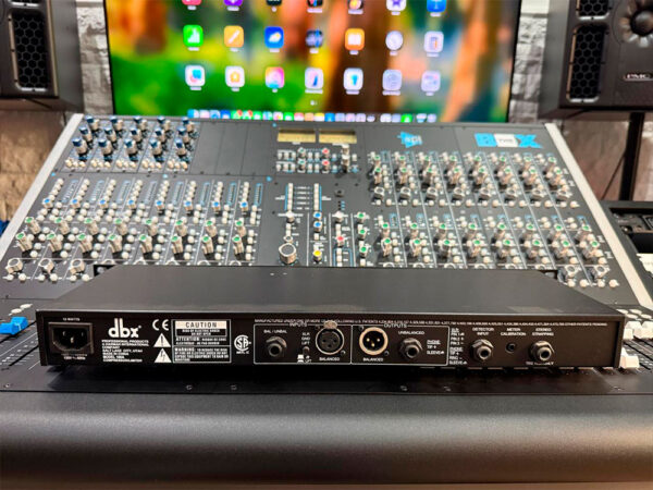 DBX 160A Usado