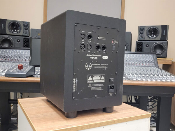 EVE TS108 Usado