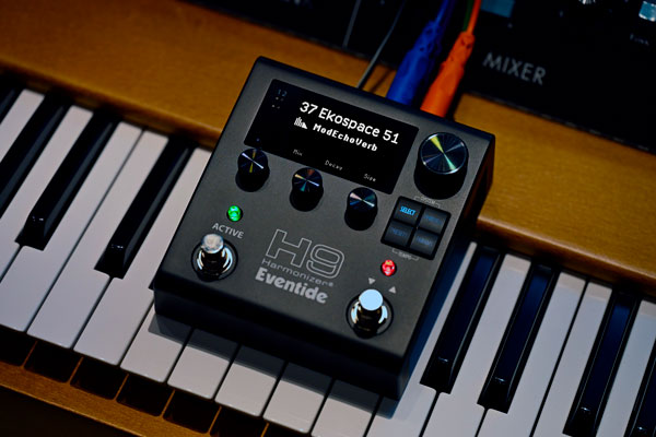 Eventide H9 Harmonizer Gen 2 sobre teclado